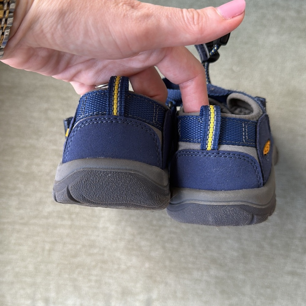Keen Kids Newport Blue Hiking Water Flat Slip On Sandal Shoe Sz Big Kids 2 - Picture 6 of 8